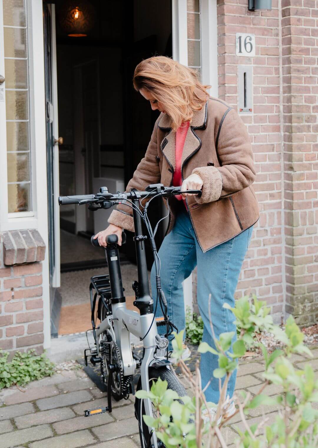 Revolt Aluminium Alloy Female