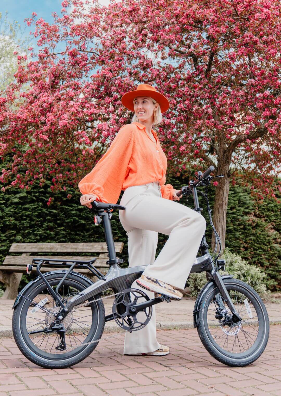 Revolt Carbon Fiber Female choose best bike frame material