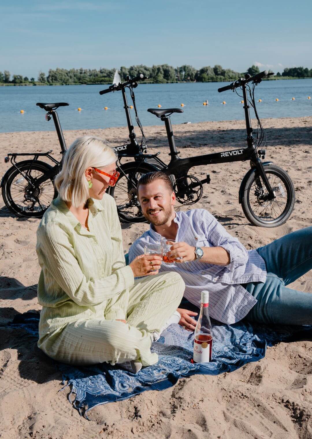 Revolt Carbon Fiber Couple