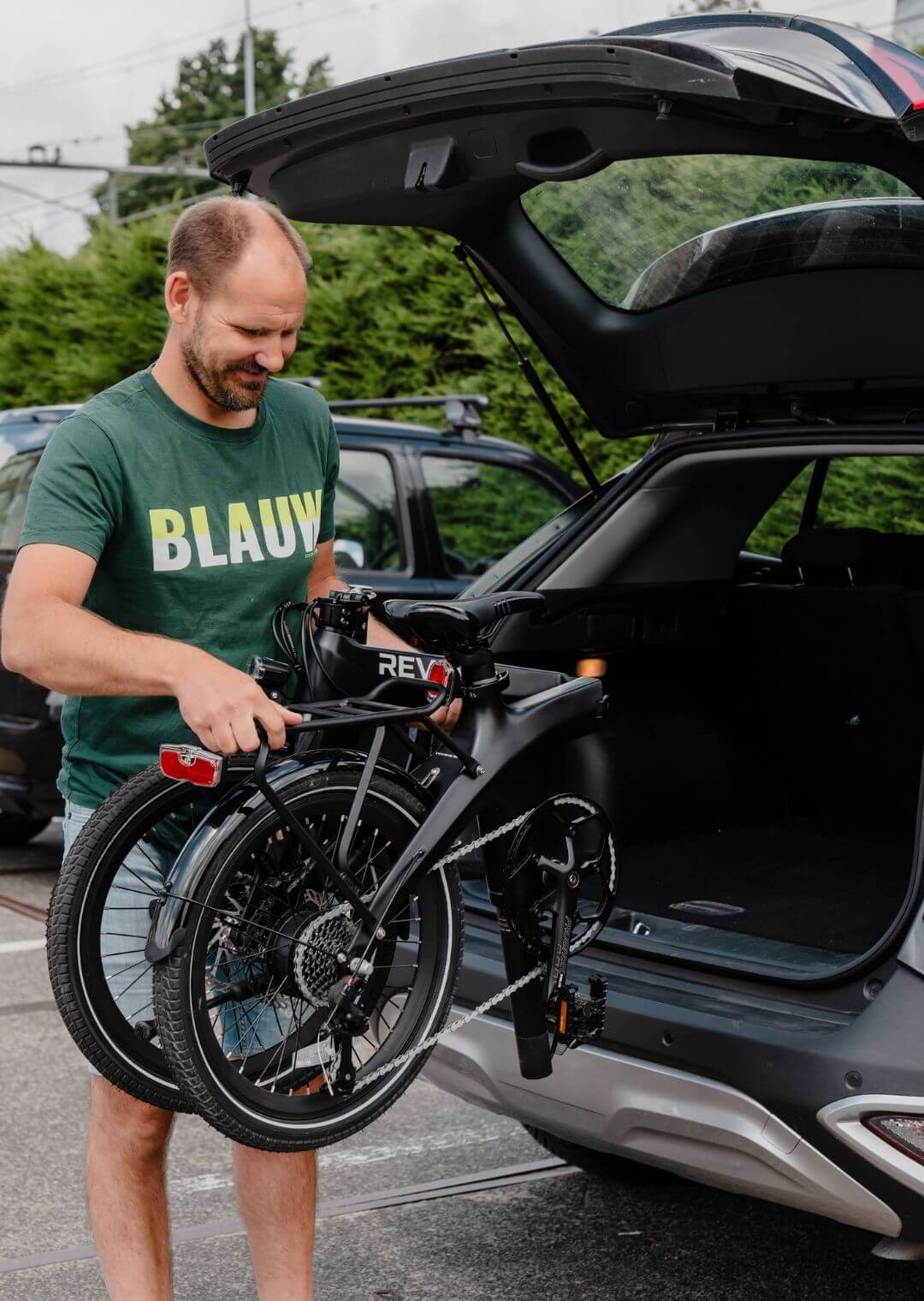 Revolt Carbon Fiber Male Fold Car Trunk