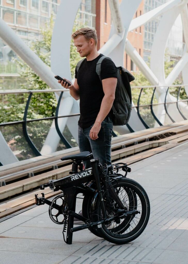 Revolt Carbon Fiber Male Tram Station Foldable electric bikes for Adults