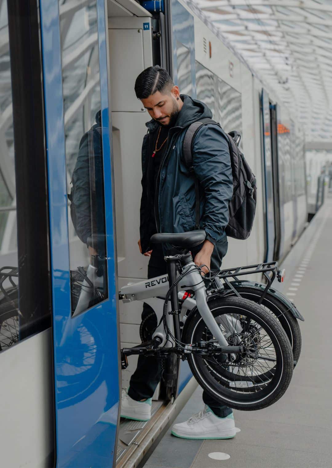 Revolt Carbon Fiber Folding E-Bike Male